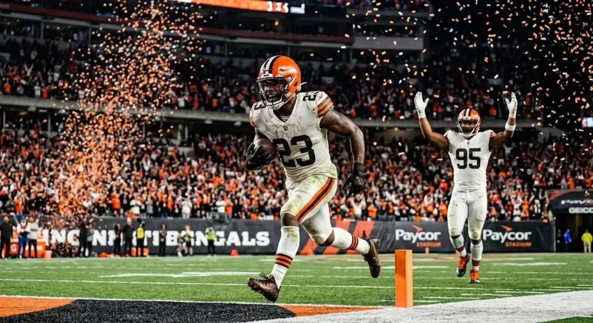 Cleveland Browns vs Bengals match player stats - Devin Bush returns interception 97 yards for touchdown at Paycor Stadium
